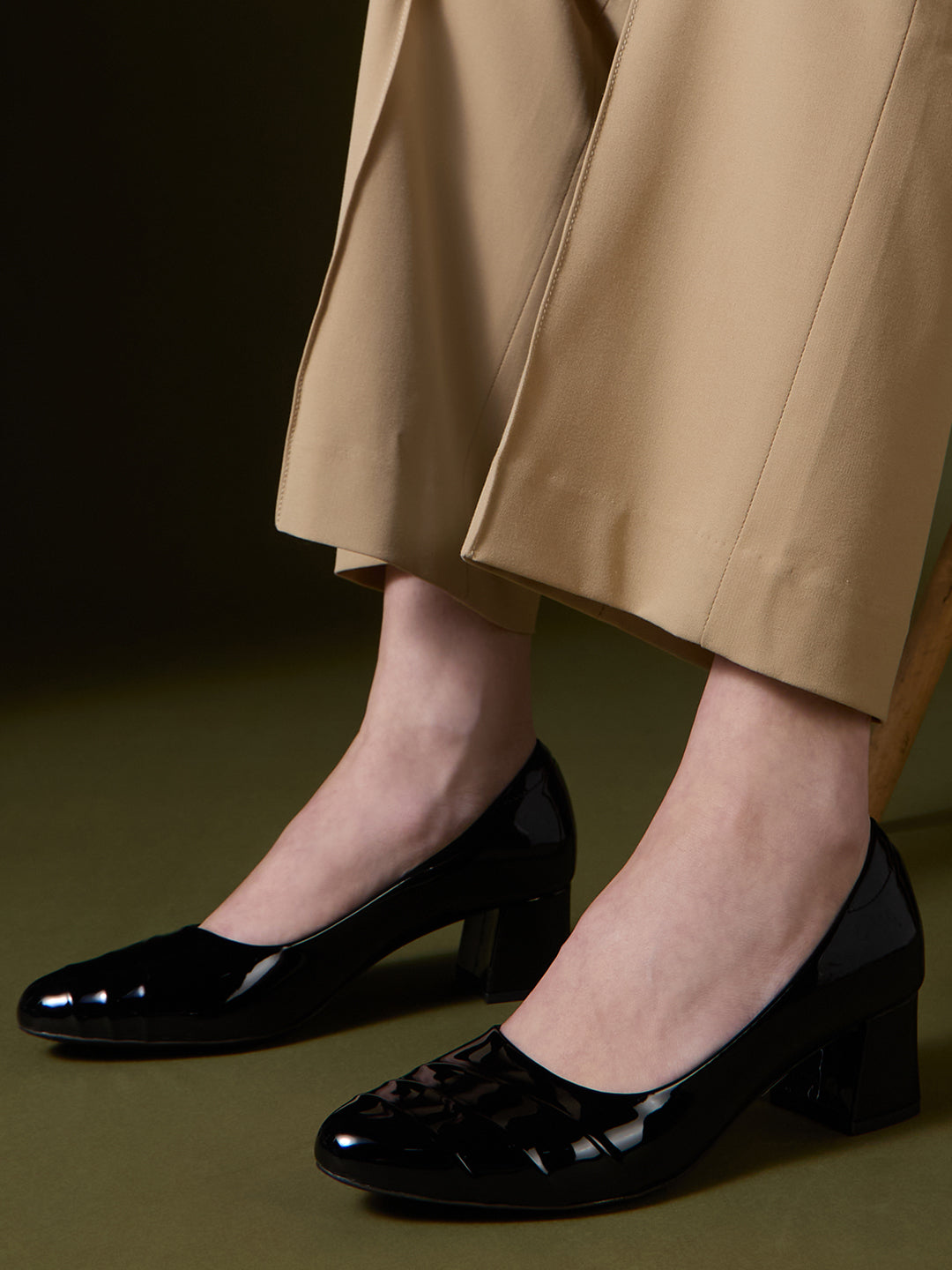 Buy Now Women Black Casual Solid Pattern Pointed Block Heel Pumps