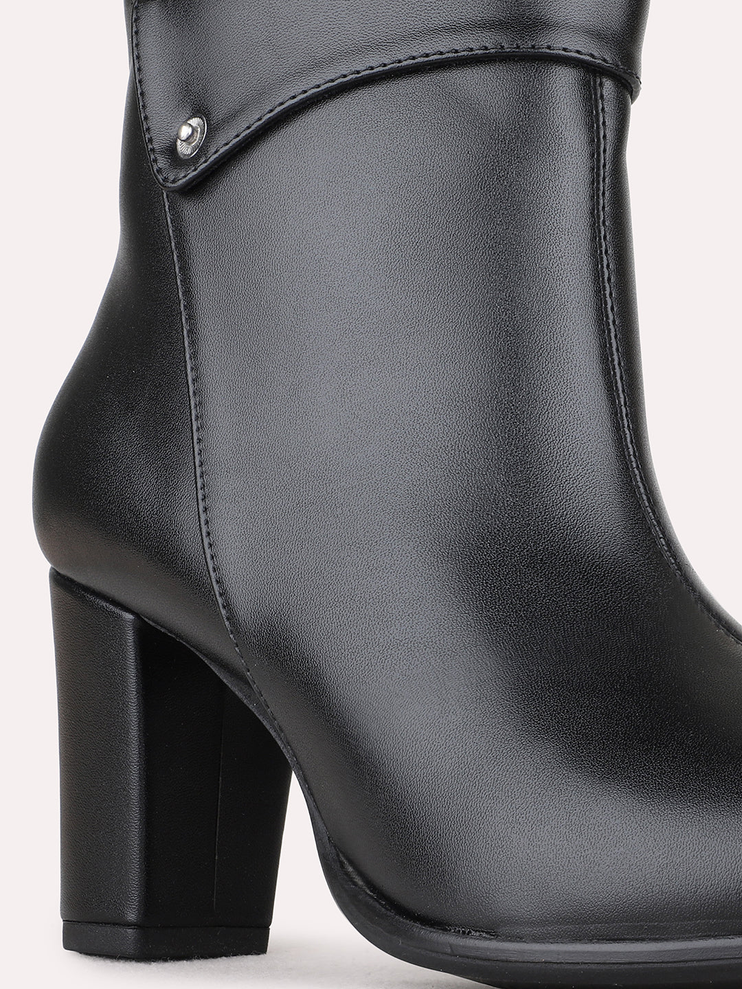 Womens Black Party Wear Solid Pattern Round Toe Shape Boots