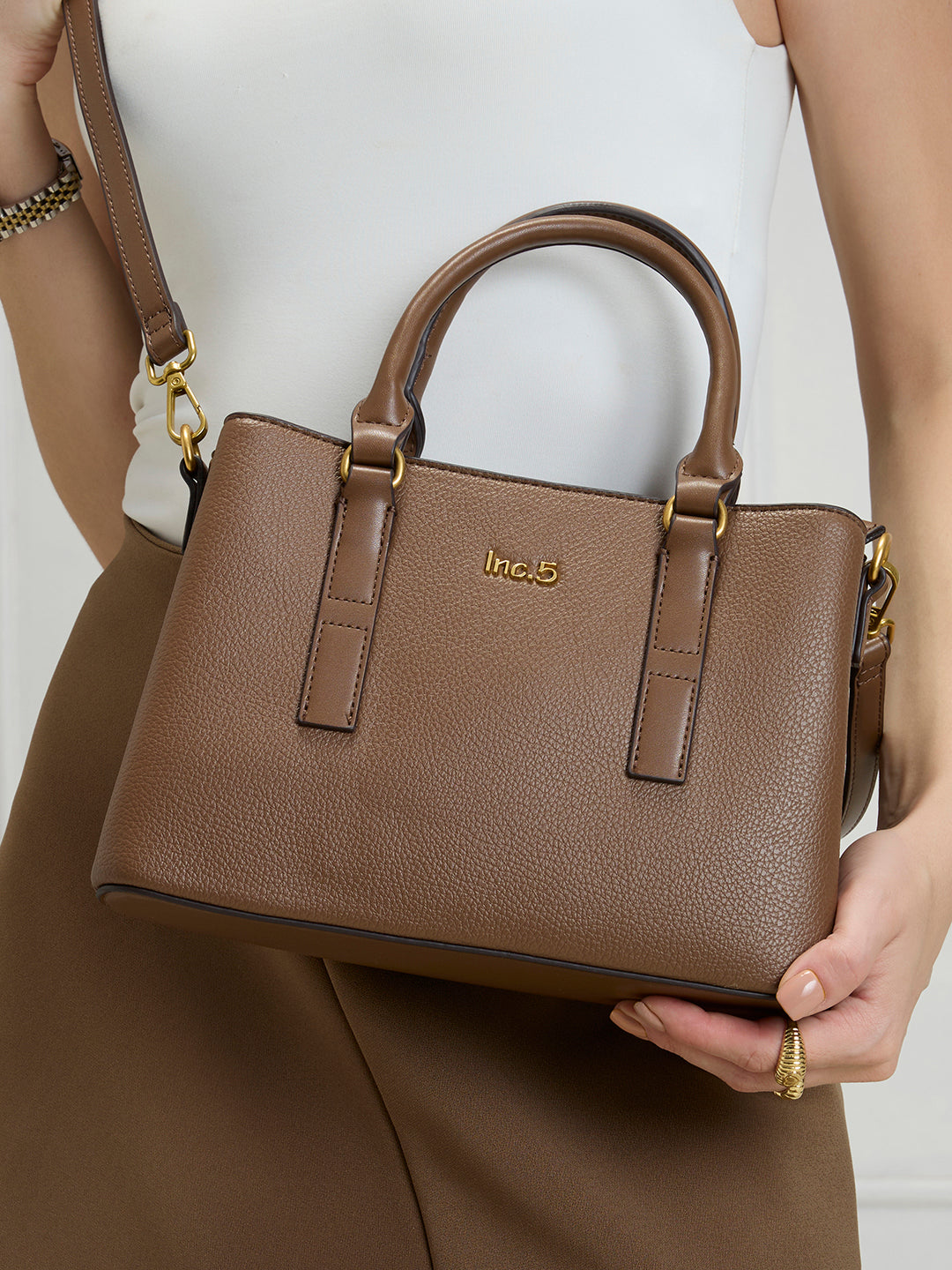 Buy Now Womens Brown Handbag With Zipper Lock For Party Use