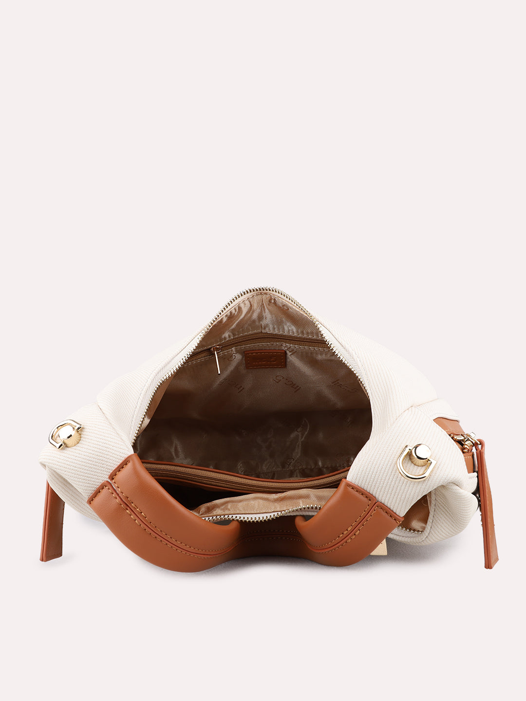 Womens Off White Shoulder Bag With Zip Lock For Party Use