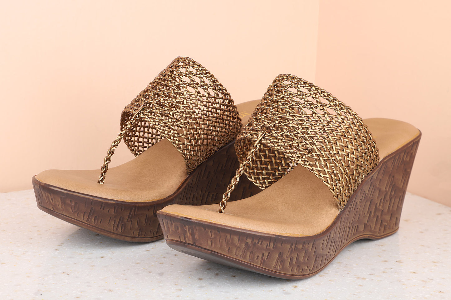 Women Ant Gold Gold Textured Wedge Sandals