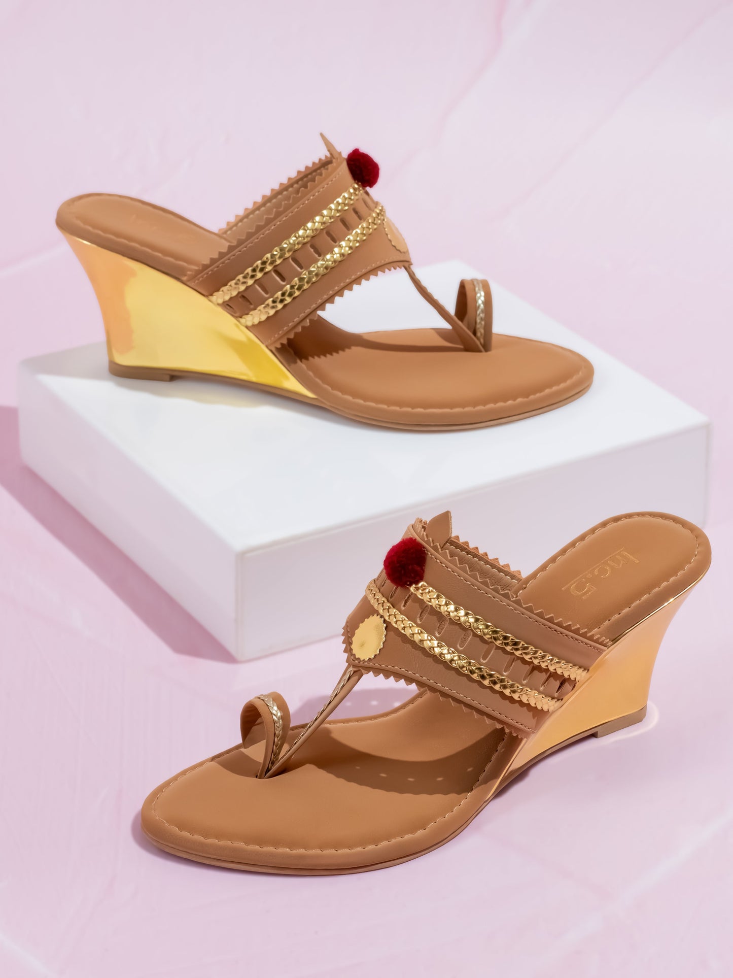 Women Beige & Gold-Toned Textured One Toe Kolhapuri Wedge Heels