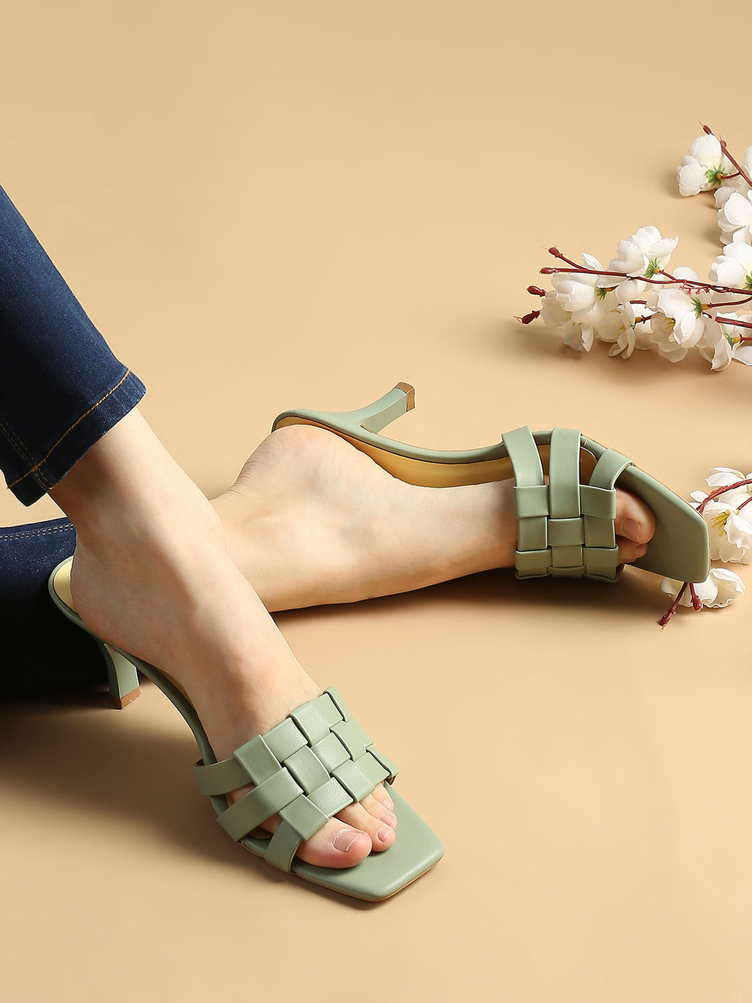 Women Green Textured Open Toe Kitten Heels