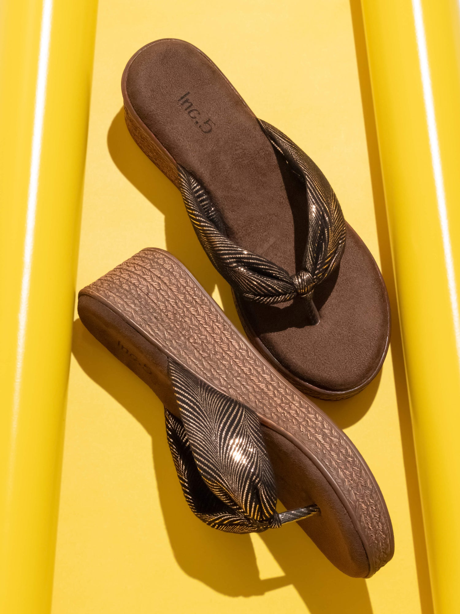 Women Antique Metallic Print Wedge Sandals With Knot Detail