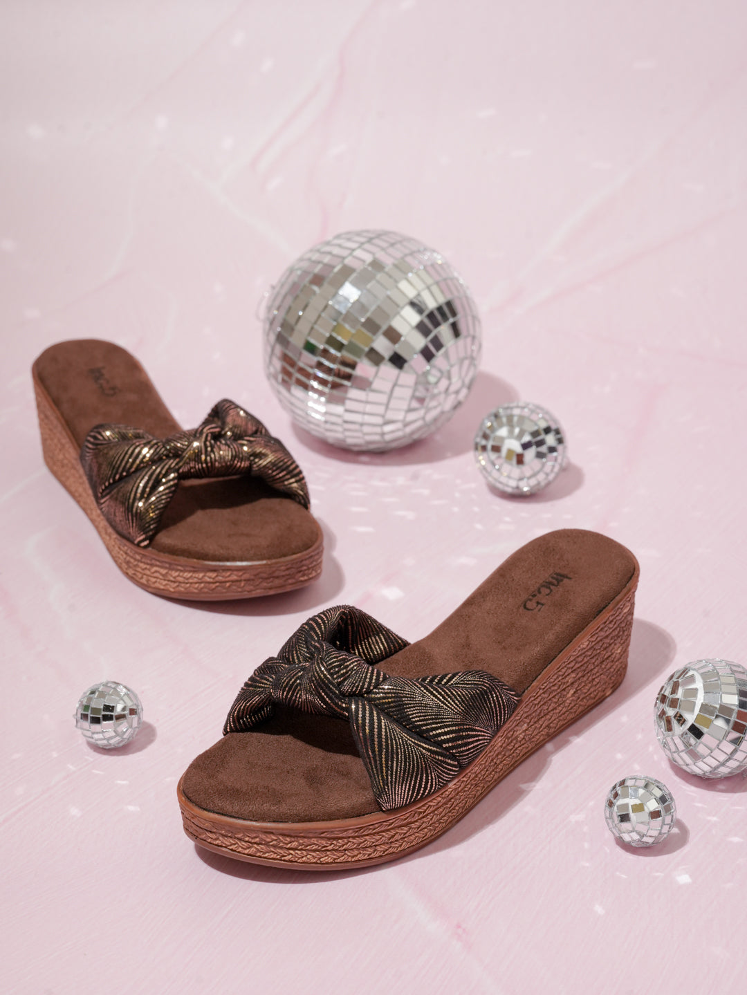 Women Antique Metallic Print Wedge Sandals With Knot Detail