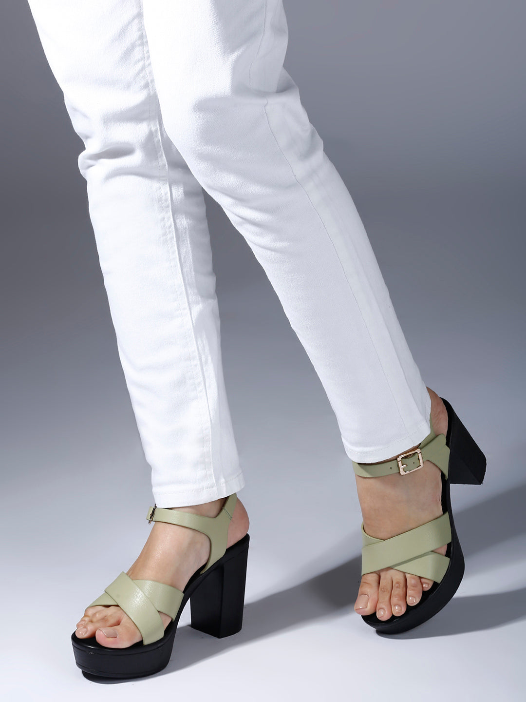 Women Pista Criss Cross Platform Heels With Buckle Details