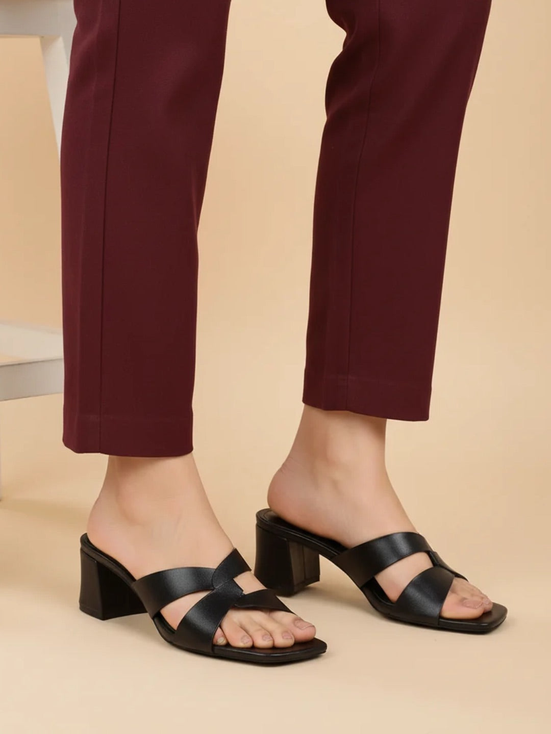 Women Black Solid Open Toe Block Heel