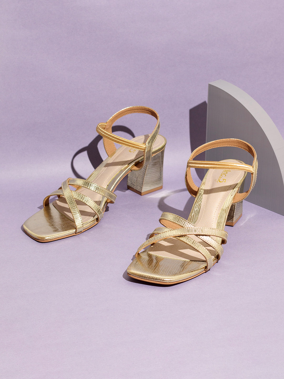 Womens Golden Party Wear Solid Square Toe Block Heels