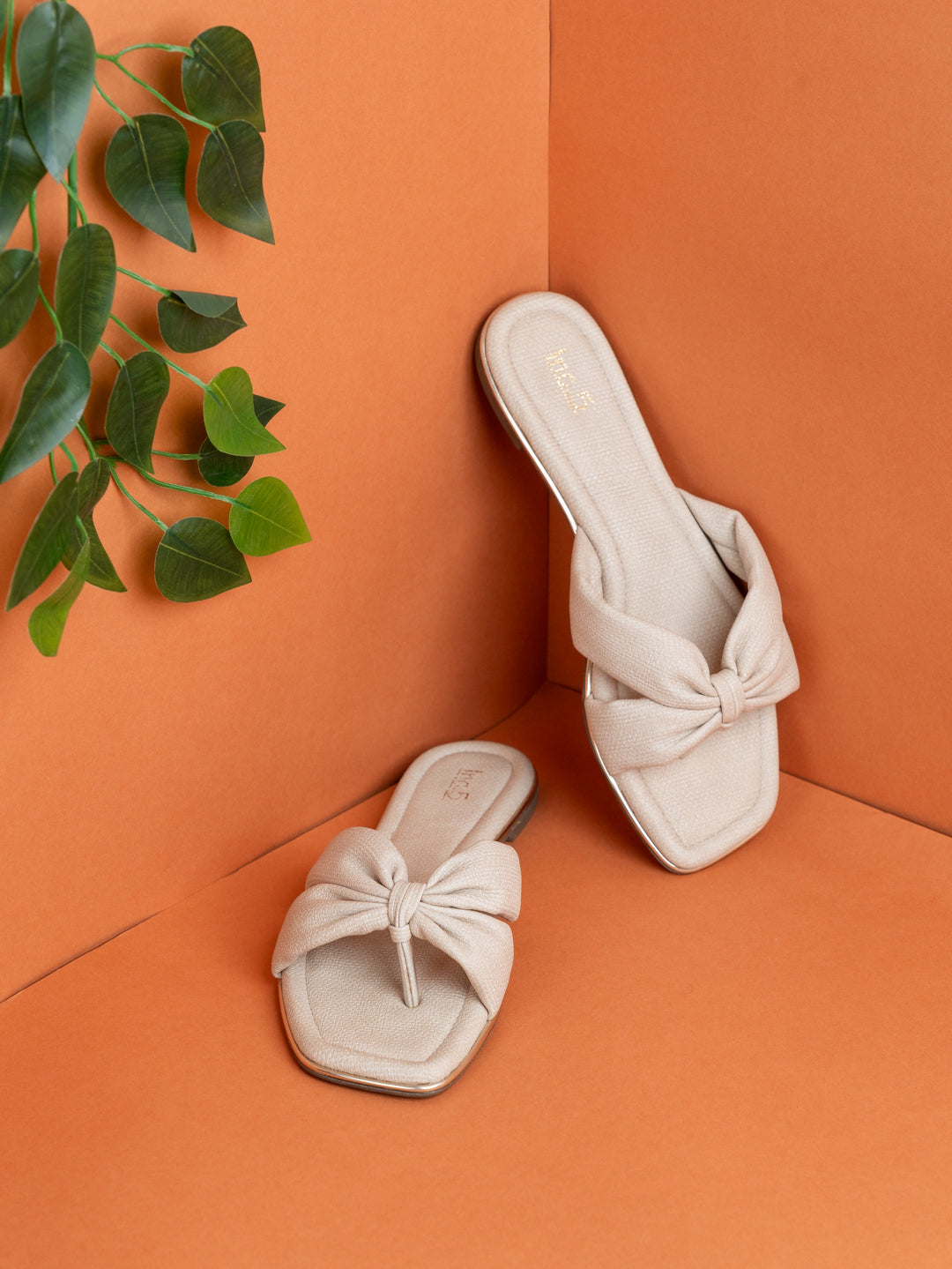 Womens Cream Casual Solid T-Strap Slip-On Flat Sandals