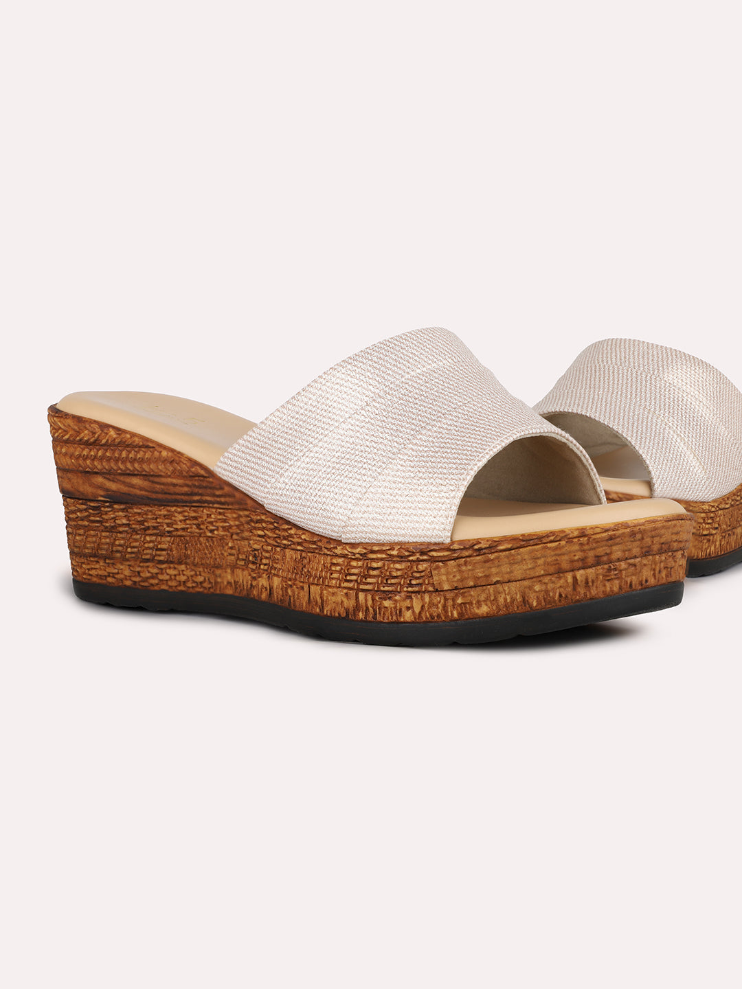 Women Golden Party Wear Solid Round Toe Wedge Heel Sandals