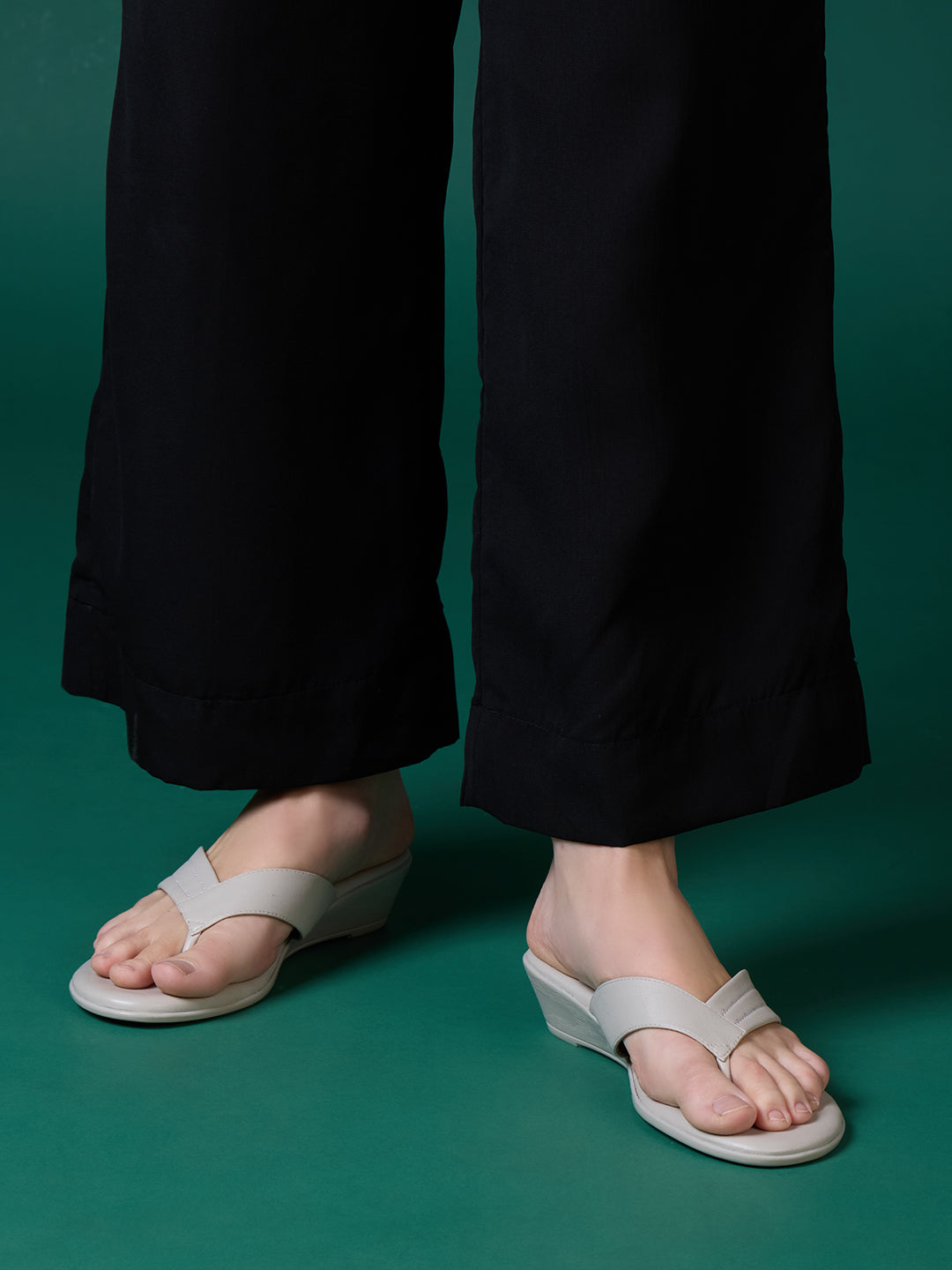 Women Grey Casual Solid Round Toe Wedge Heel Sandals