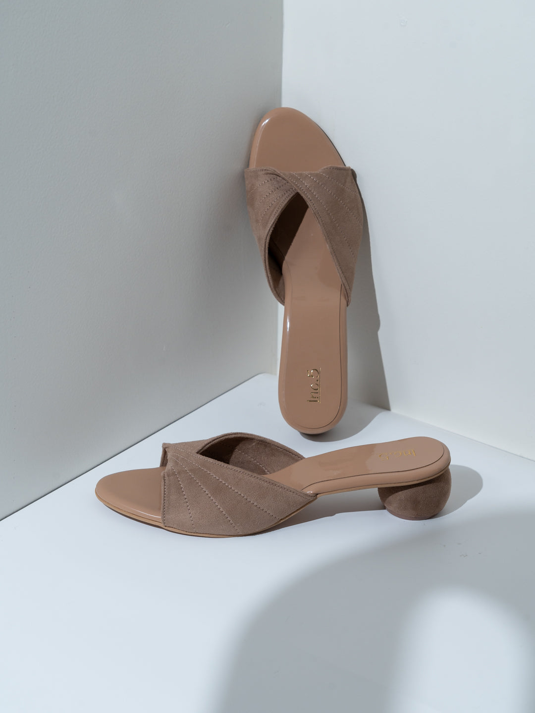 Womens Beige Party Wear Solid Square Toe Block Heel Sandals