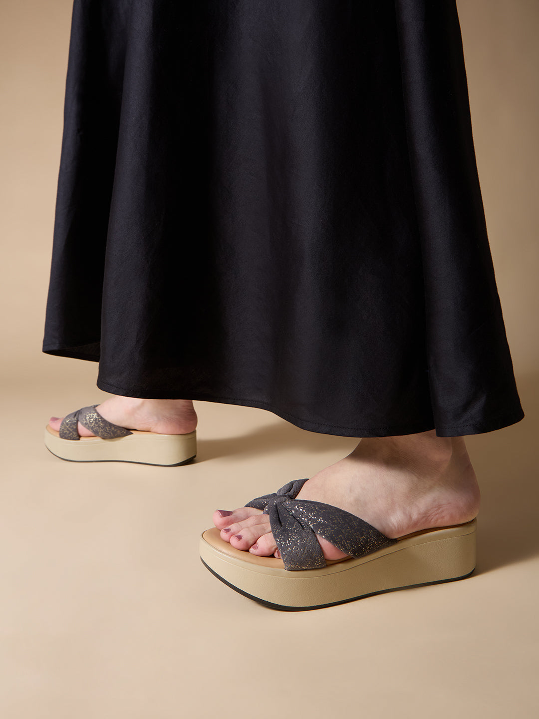 Womens Grey Party Wear Solid Round Toe Wedge Heel Sandals