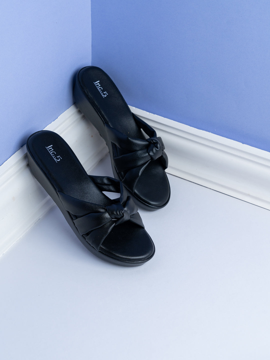 Womens Black Party Wear Solid Round Toe Wedge Heel Sandals