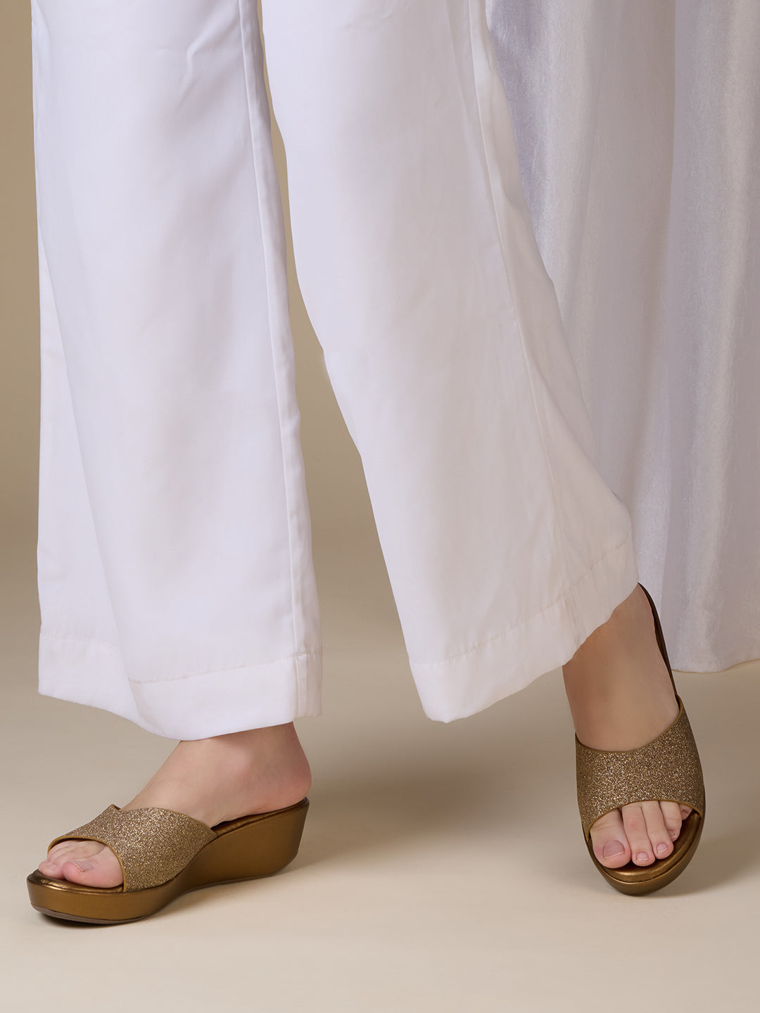 Women Golden Party Wear Solid Round Toe Wedge Heels