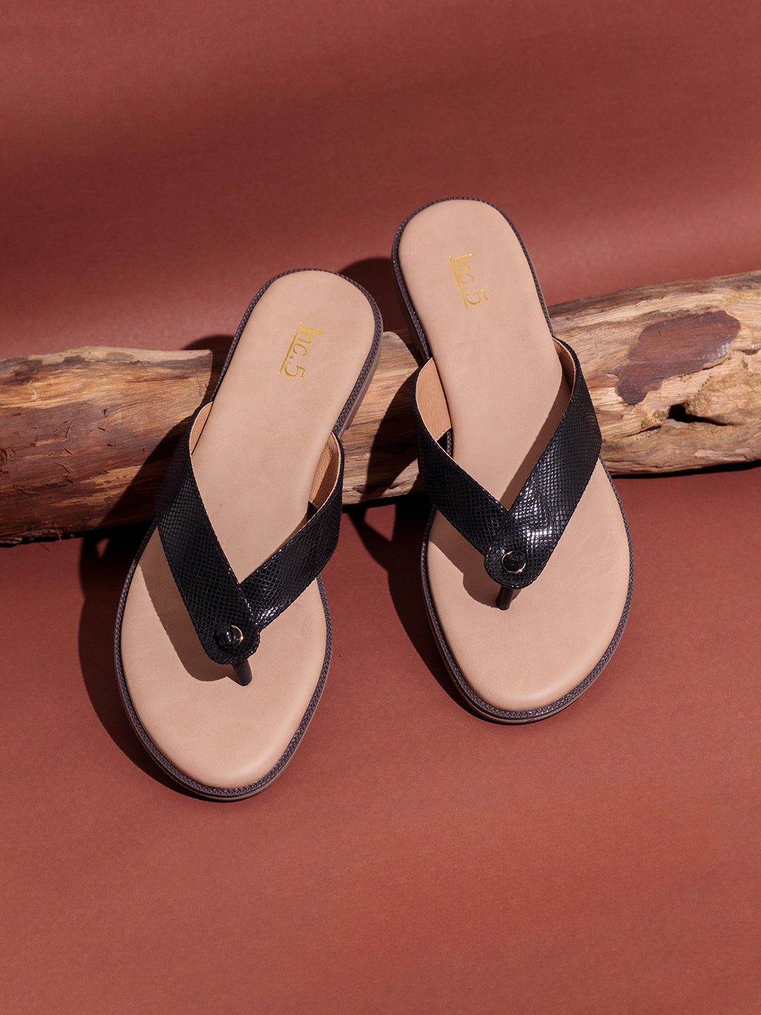 Womens Black Casual Solid T-Strap Slip-On Flat Sandals