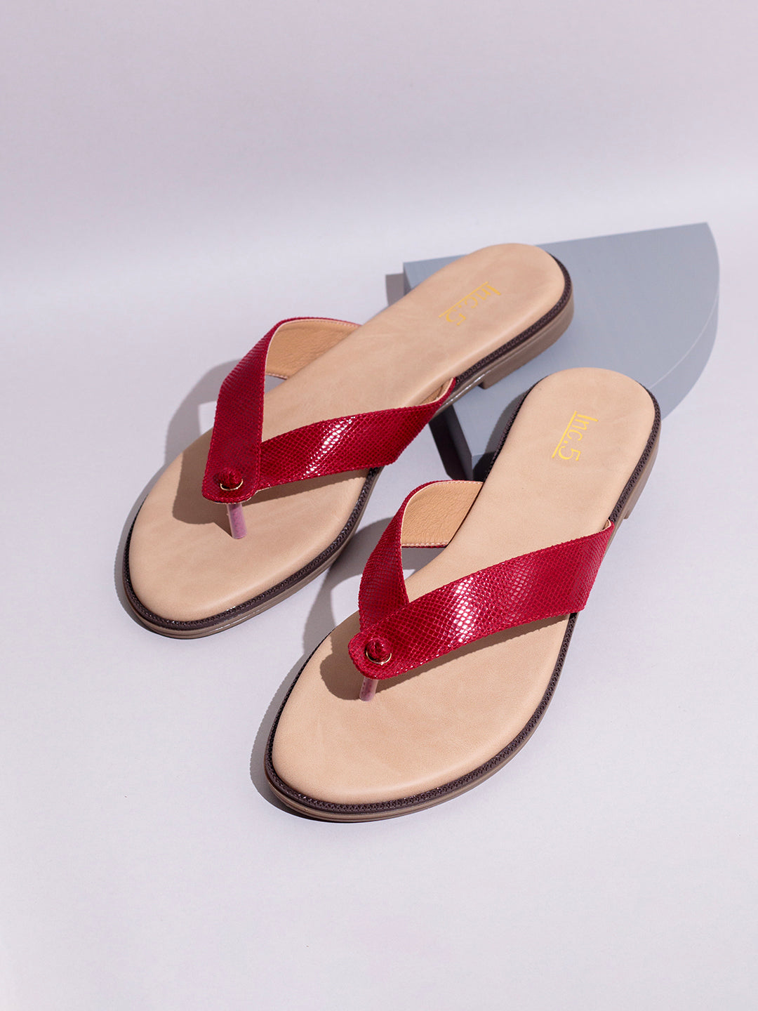 Womens Maroon Casual Solid T-Strap Slip-On Flat Sandals
