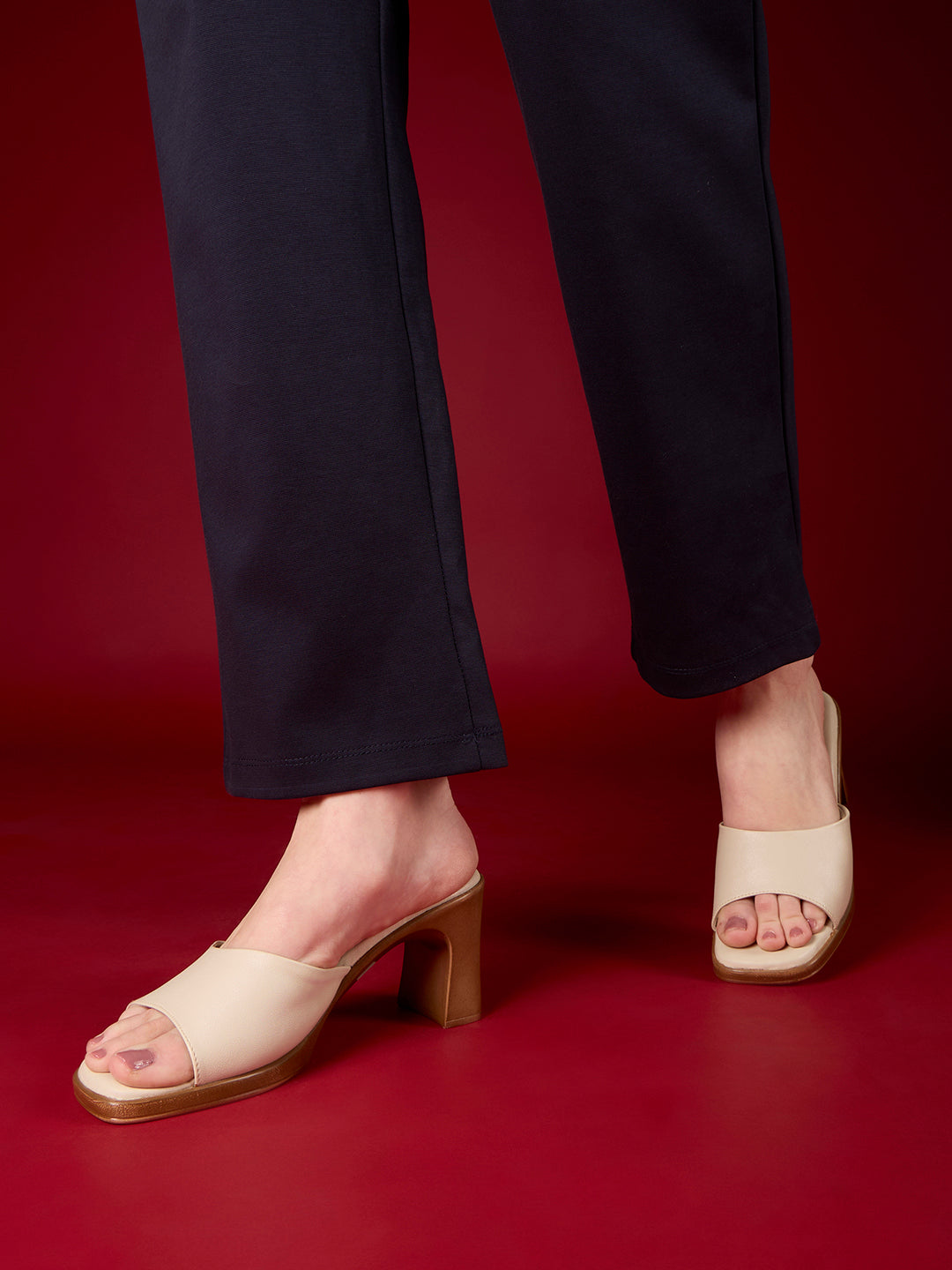 Womens Cream Party Wear Solid Square Toe Block Heel Sandals