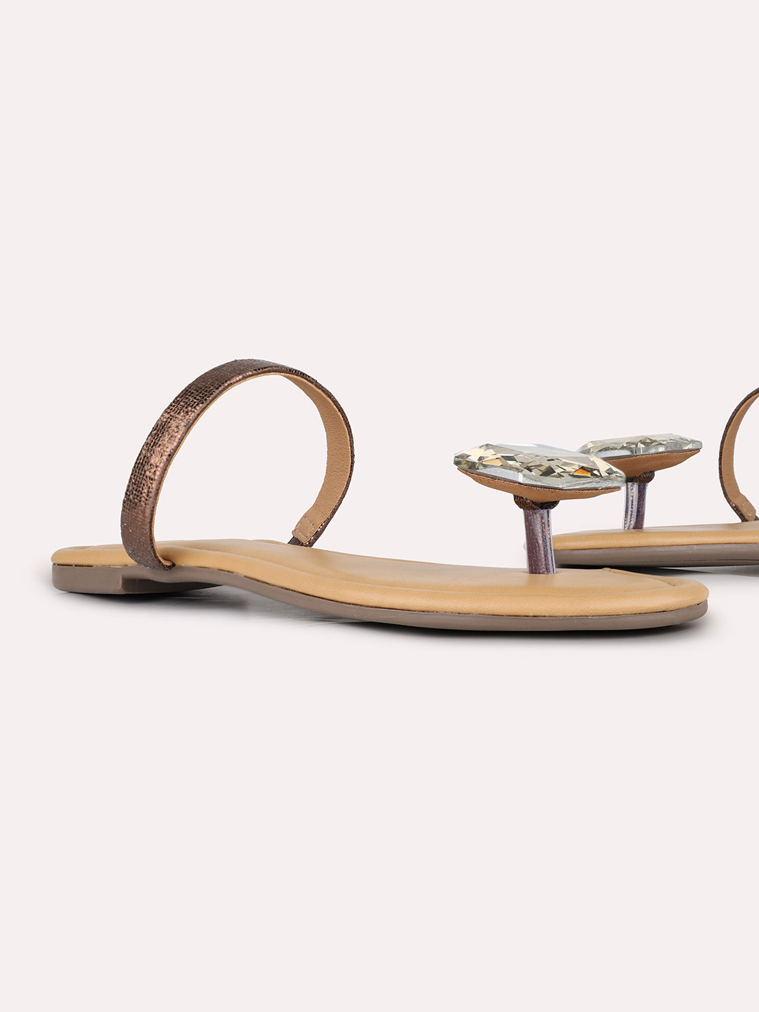 Women Golden Casual Solid One Toe Slip-On Flat Sandals