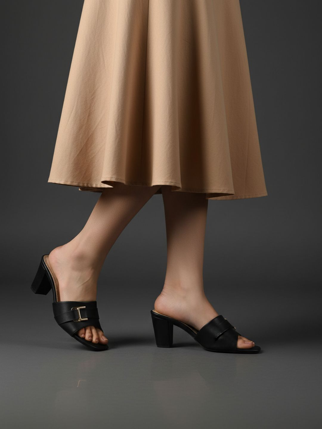 Womens Black Party Wear Solid Square Toe Block Heels