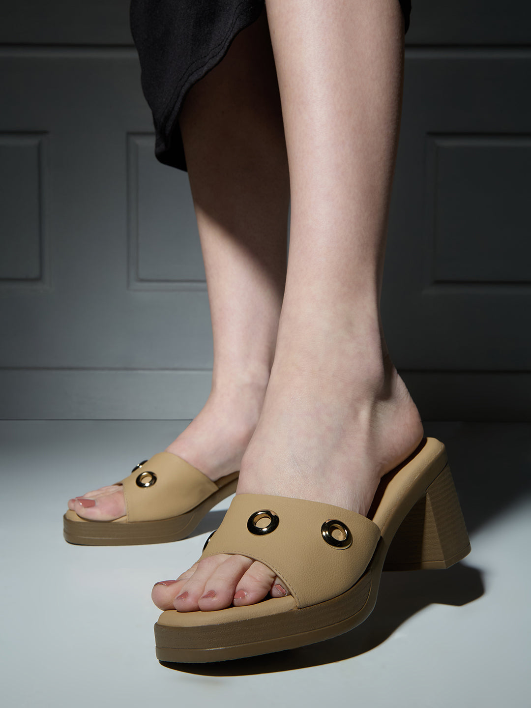 Womens Beige Party Wear Solid Pattern Platform Sandals