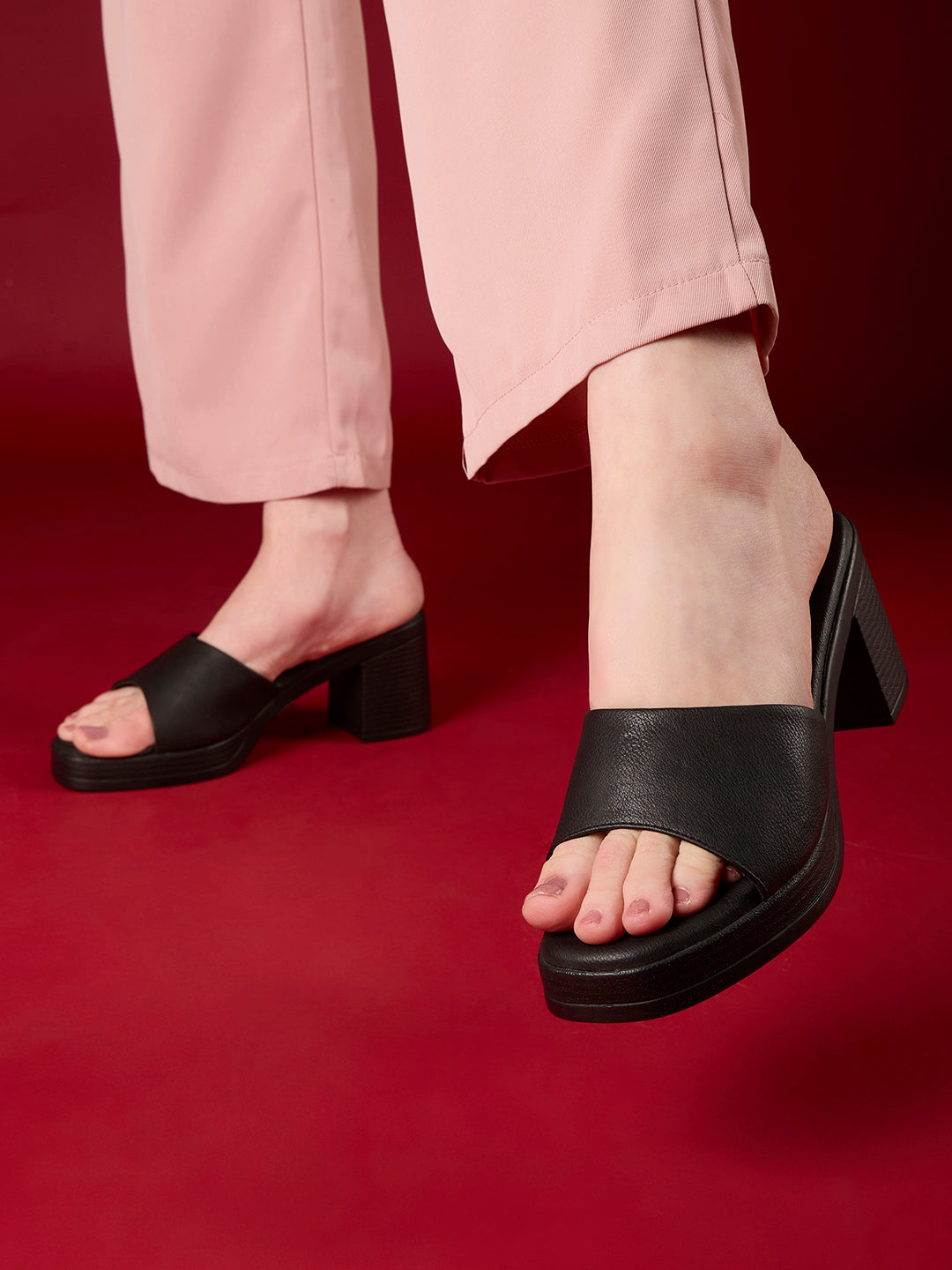 Womens Black Casual Solid Round Toe Platform Heel Sandals