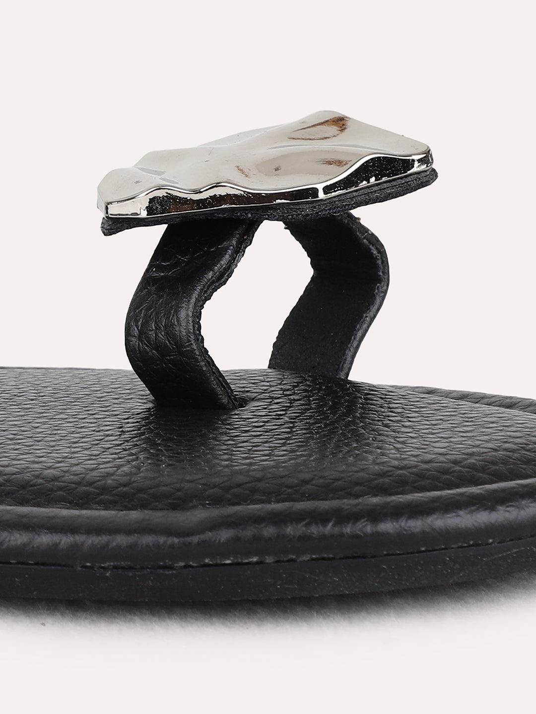 Womens Black Casual Solid One Toe Flat Slip-on Sandals