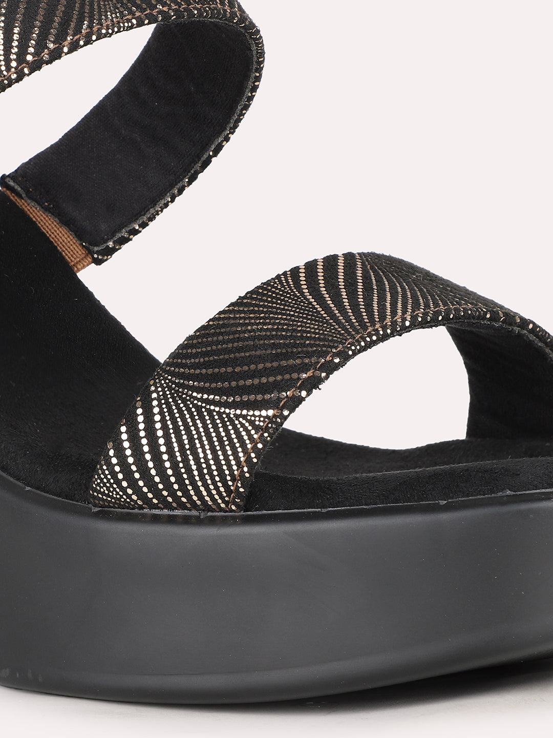 Womens Golden Party Wear Solid Round Toe Platform Heels