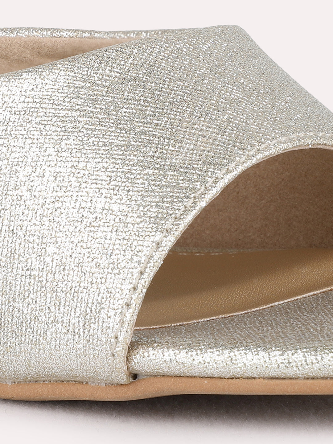 Womens Golden Party Wear Solid Round Toe Block Heel Sandals