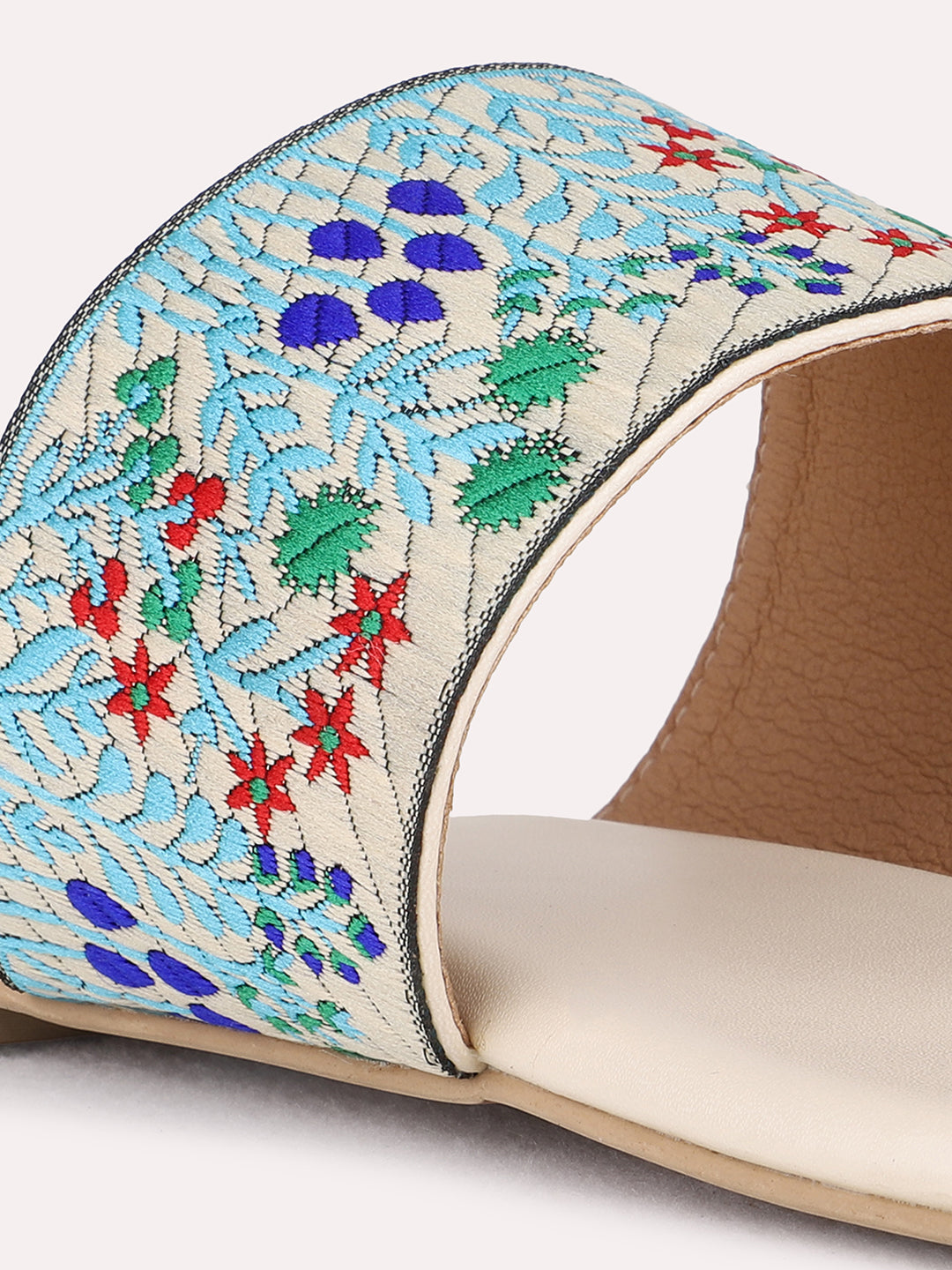 Womens Cream Ethnic Embroidered One Toe Flat Slip-On Sandals