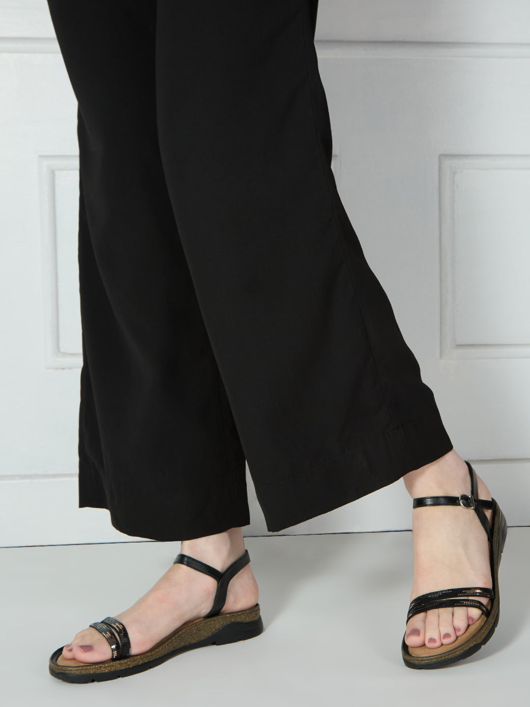 Womens Black Party Wear Striped Open Toe Flat Sandals