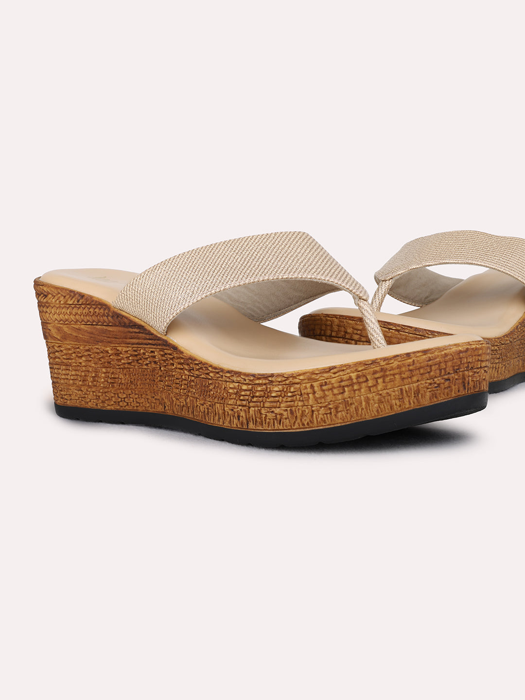 Womens Golden Party Wear Solid Wedges Sandals