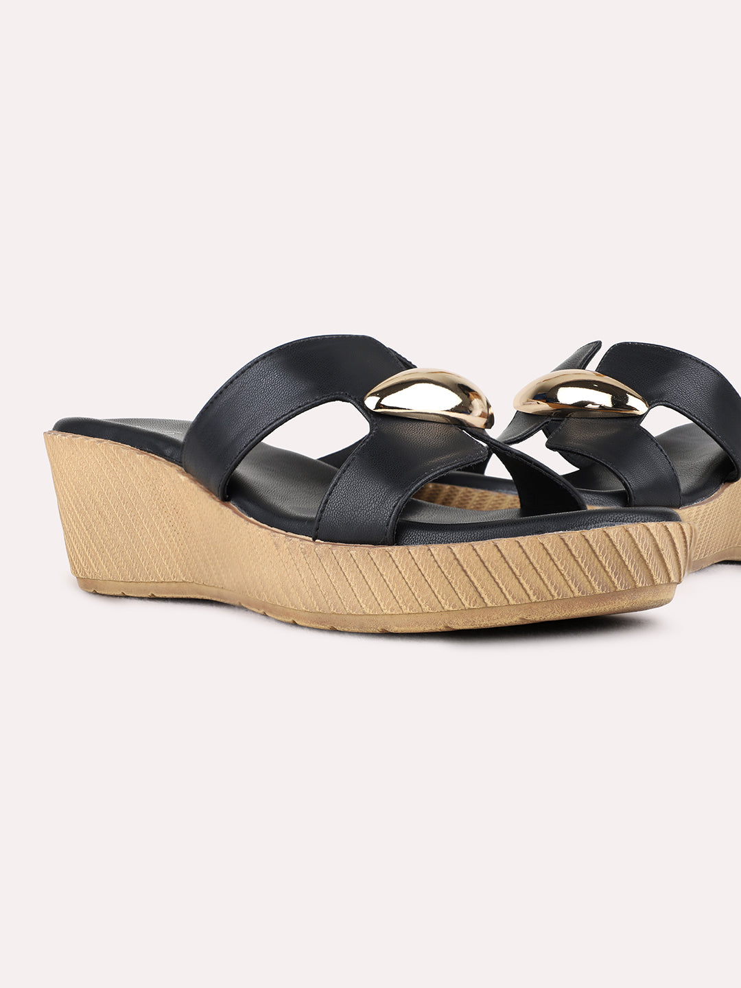 Womens Black Party Wear Solid Round Toe Wedges