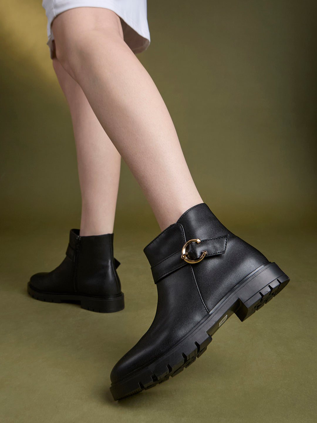 Womens Black Casual Solid Round Toe Ankle Boots