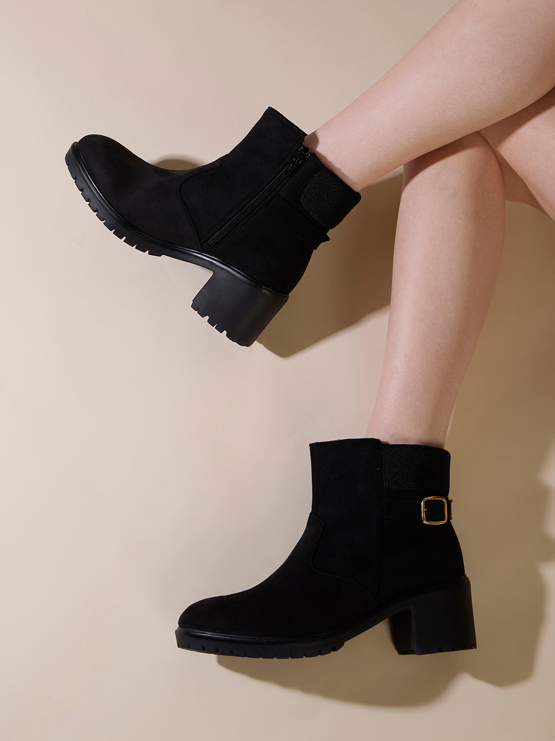 Womens Black Casual Solid Round Toe Boots