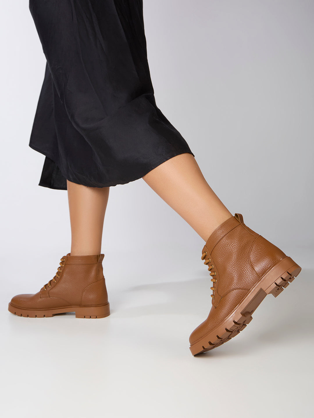 Womens Tan Casual Solid Round Toe Boots