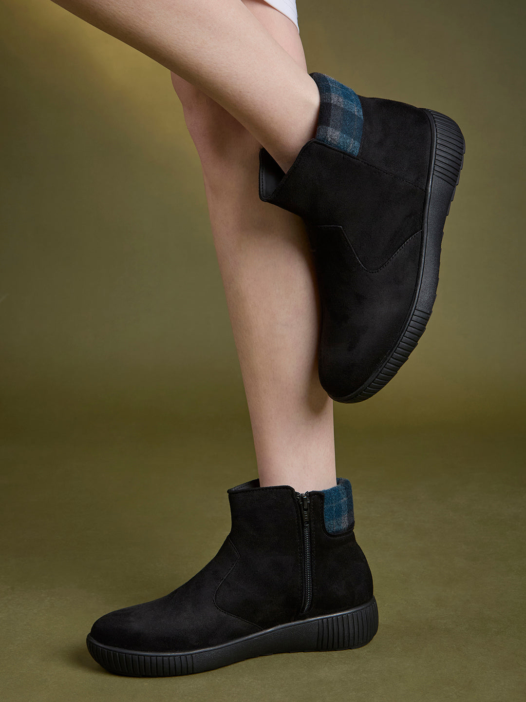 Womens Black Casual Solid Round Toe Ankle Boots