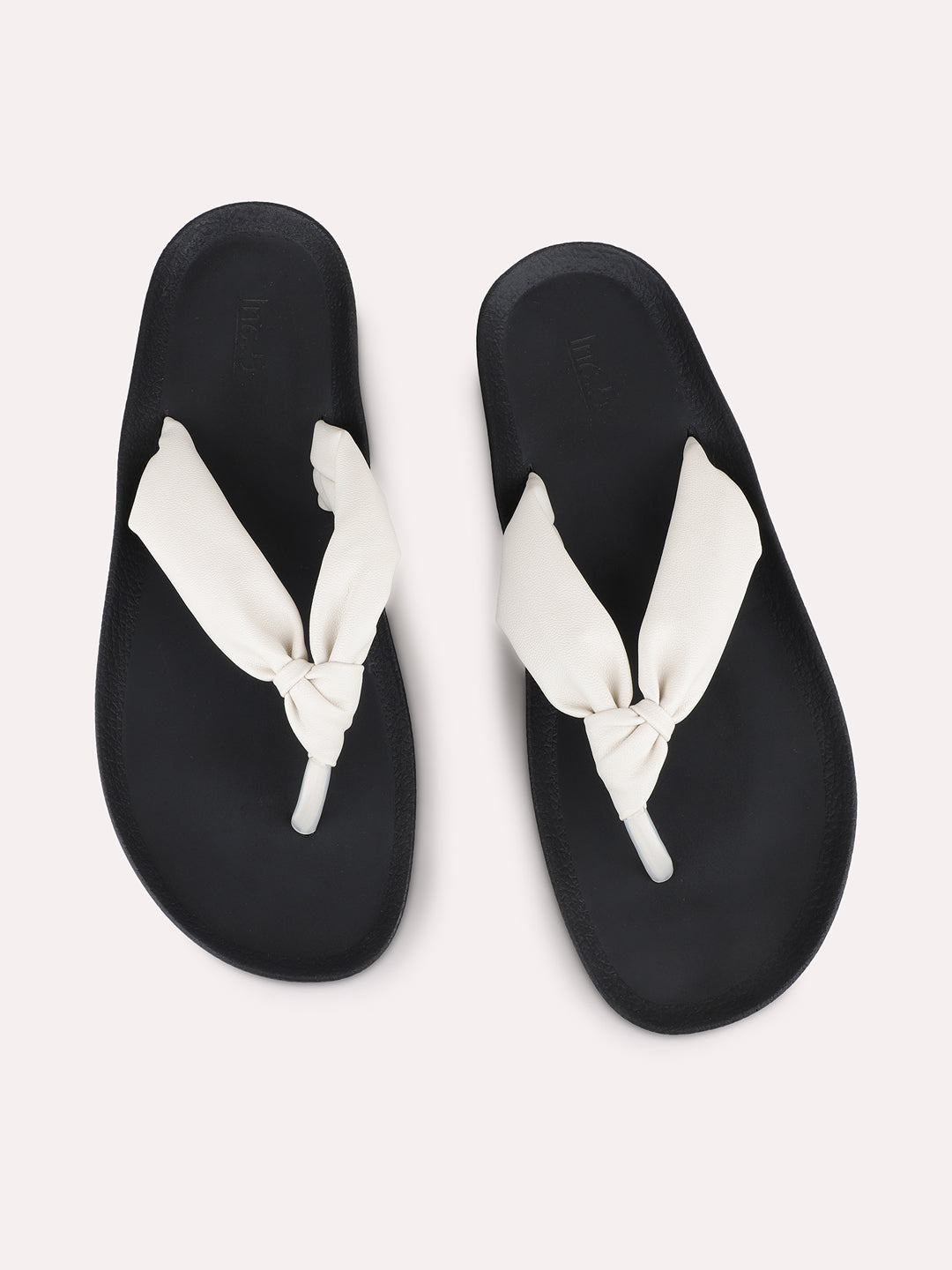 Womens Cream Casual Solid T-Strap Flat Slip-On Sandals