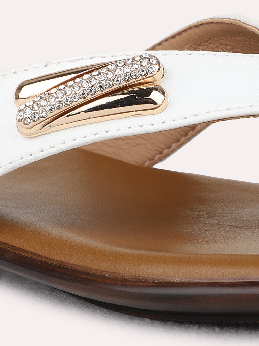 Womens White Casual Solid Pattern T-Strap Flat Slip-On Sandals