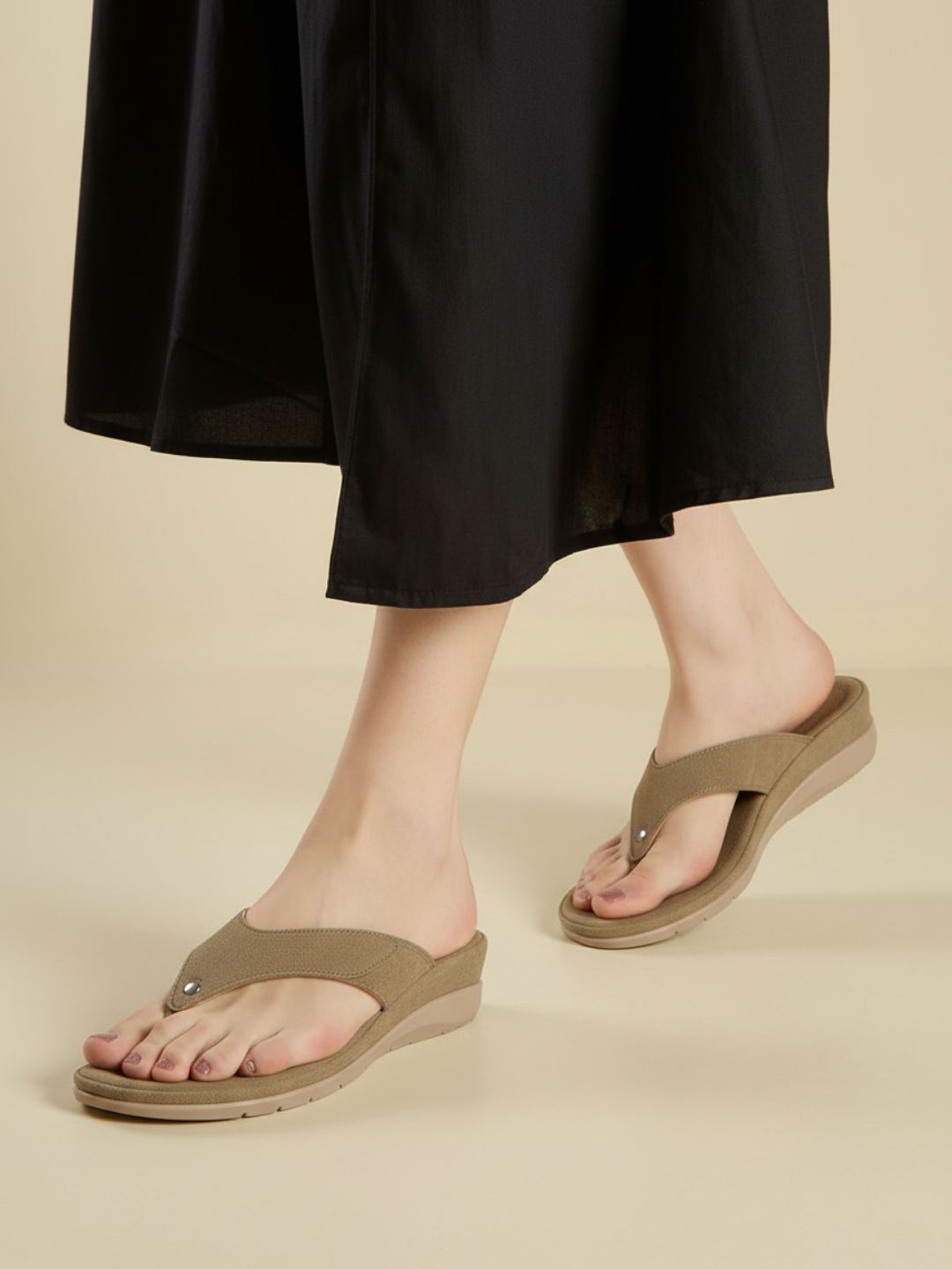 Womens Green Ethnic Solid Round Toe Wedge Heel Sandals