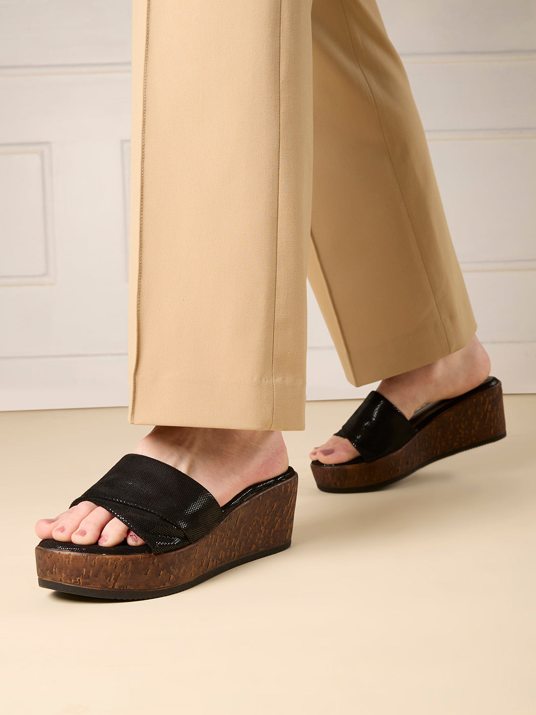 Womens Black Party Wear Textured Round Toe Wedge Heel Sandals