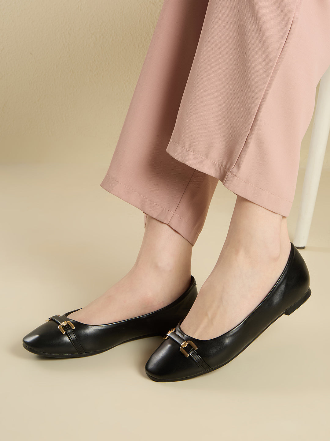 Womens Black Casual Solid Narrow Toe Flat Ballerinas