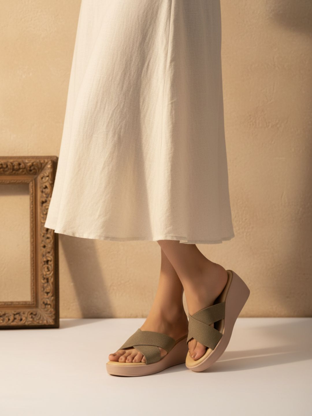 Womens Green Party Wear Solid Round Toe Wedge Heels