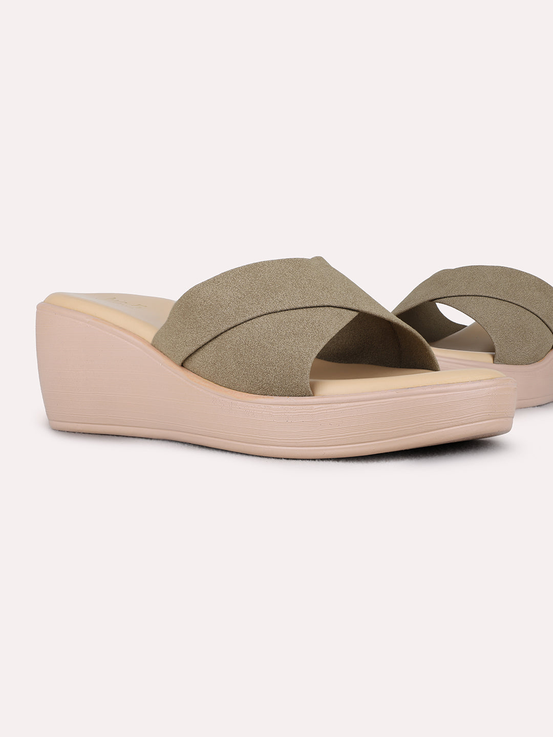 Womens Green Party Wear Solid Round Toe Wedge Heels