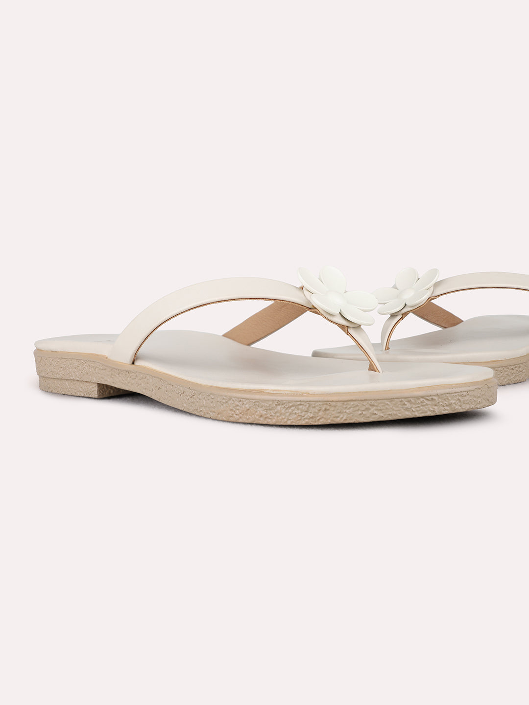 Womens Cream Casual Solid Pattern T-Strap Flat Slip-Ons
