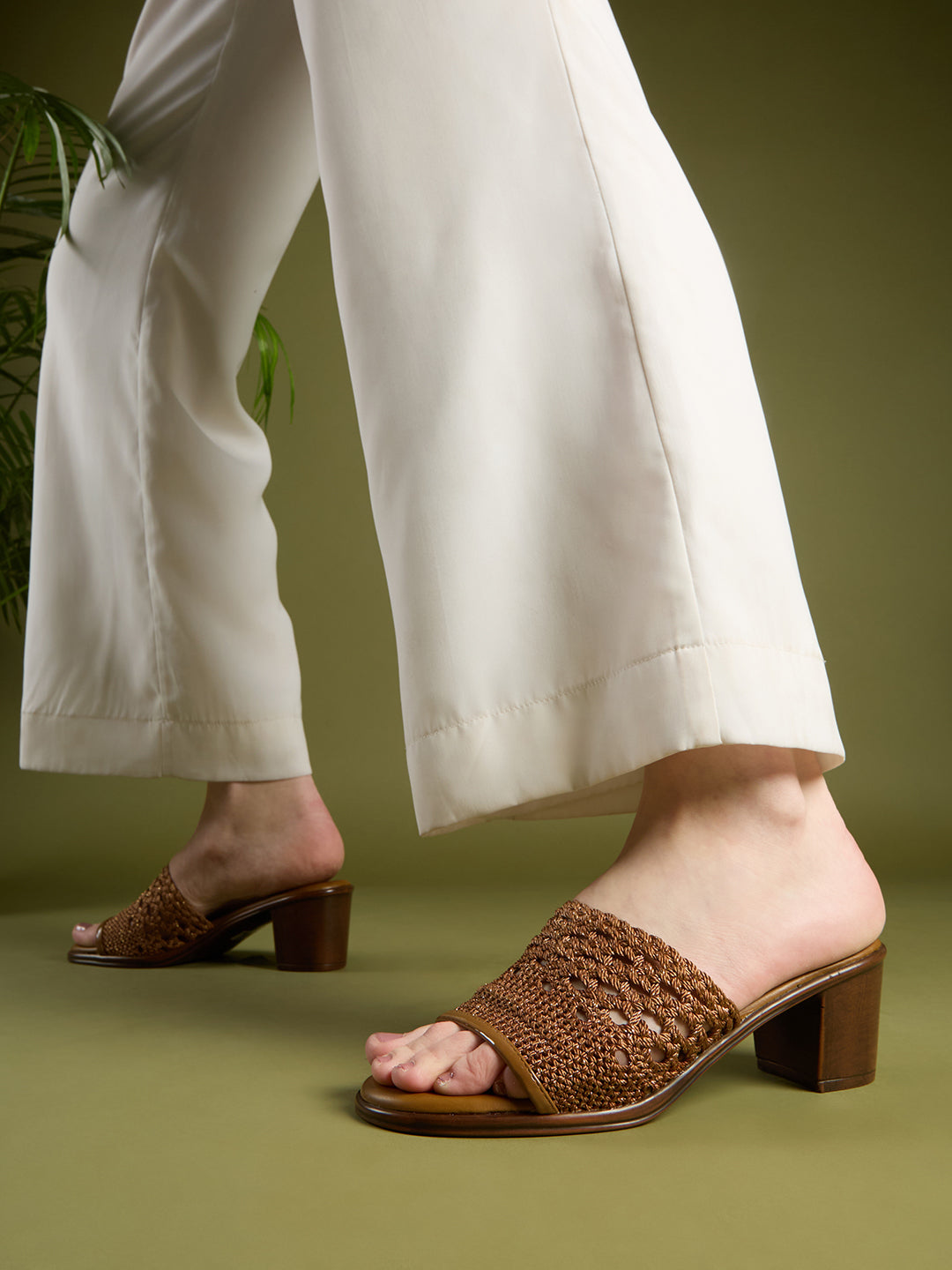 Womens Tan Party Wear Solid Round Toe Block Heel Sandals