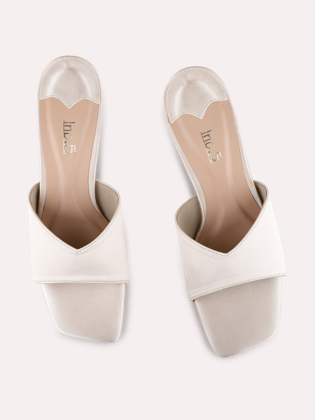 Womens Golden Party Wear Solid Square Toe Kitten Heels