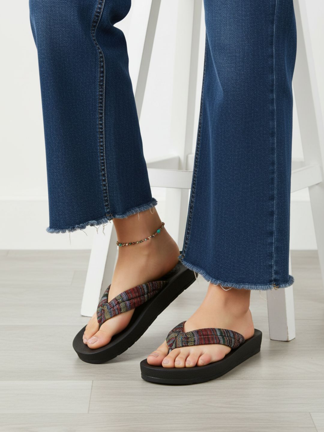 Womens Multi Casual Printed T-Strap Flat Slip-Ons