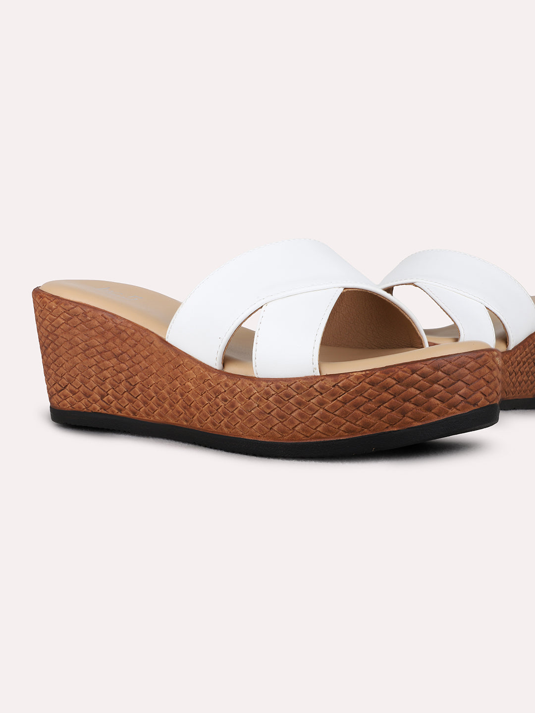 Womens White Party Wear Solid Round Toe Wedge Heels