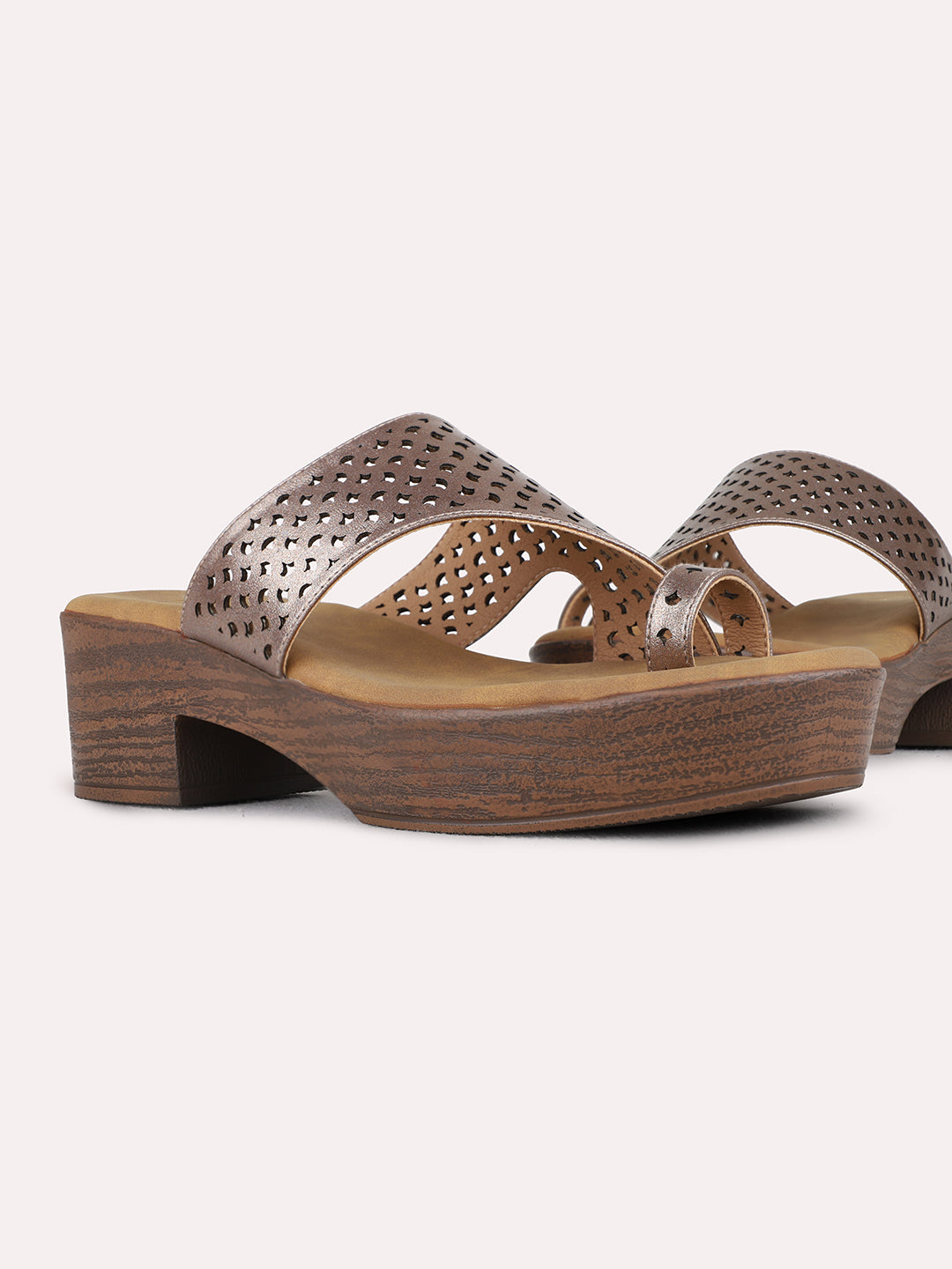 Womens Antique Casual Embossed Round Toe Platform Heels